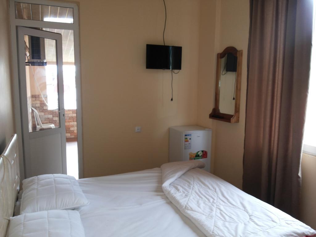 Kvariati Grand Guest House Gonio Bagian luar foto